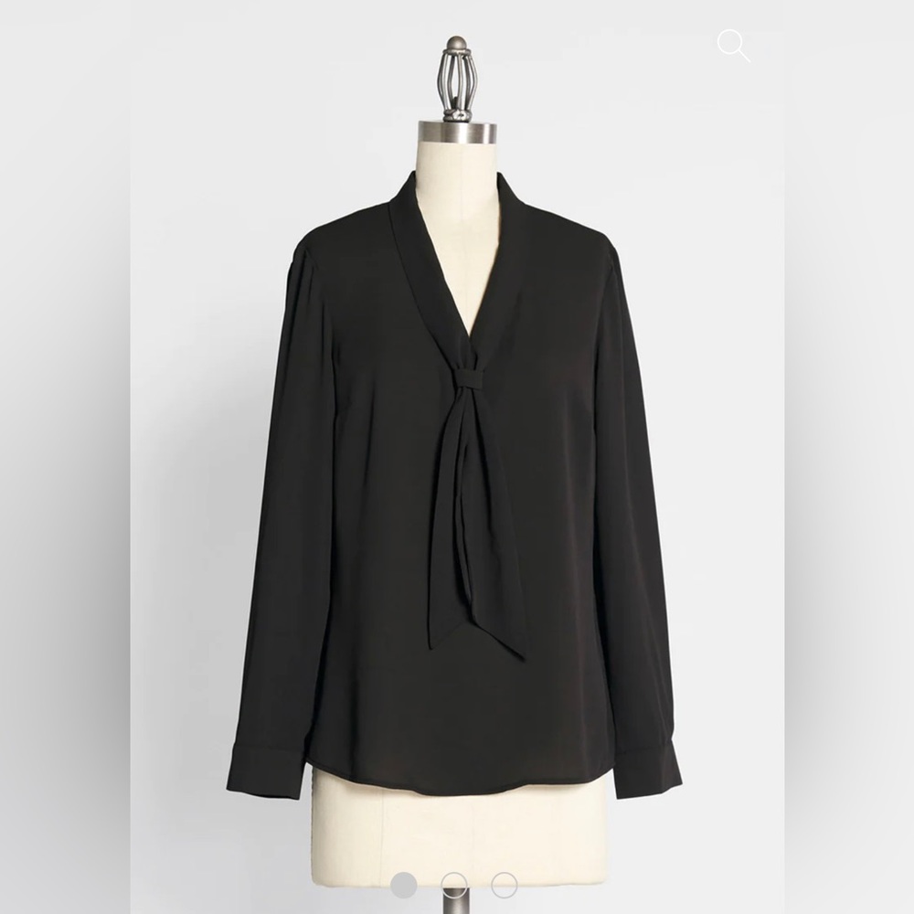 ModCloth Pleasant Confidence Tie-Neck Top Size Medium NWT